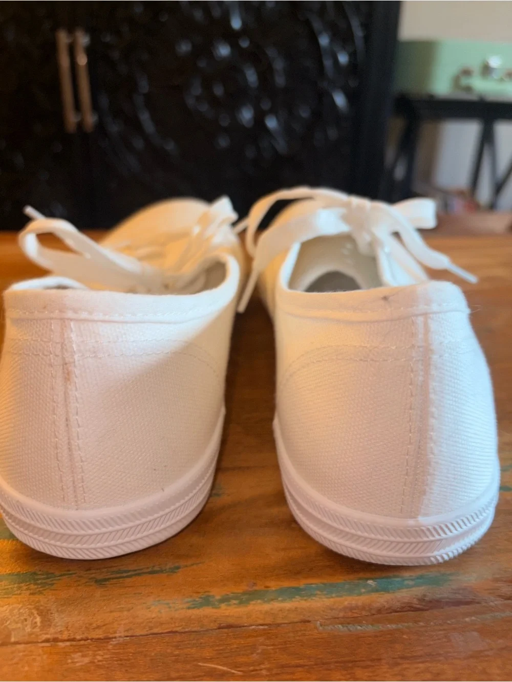 TUOPIN Womens White Canvas Sneakers Low Top Lace-up Casual Tennis Shoes